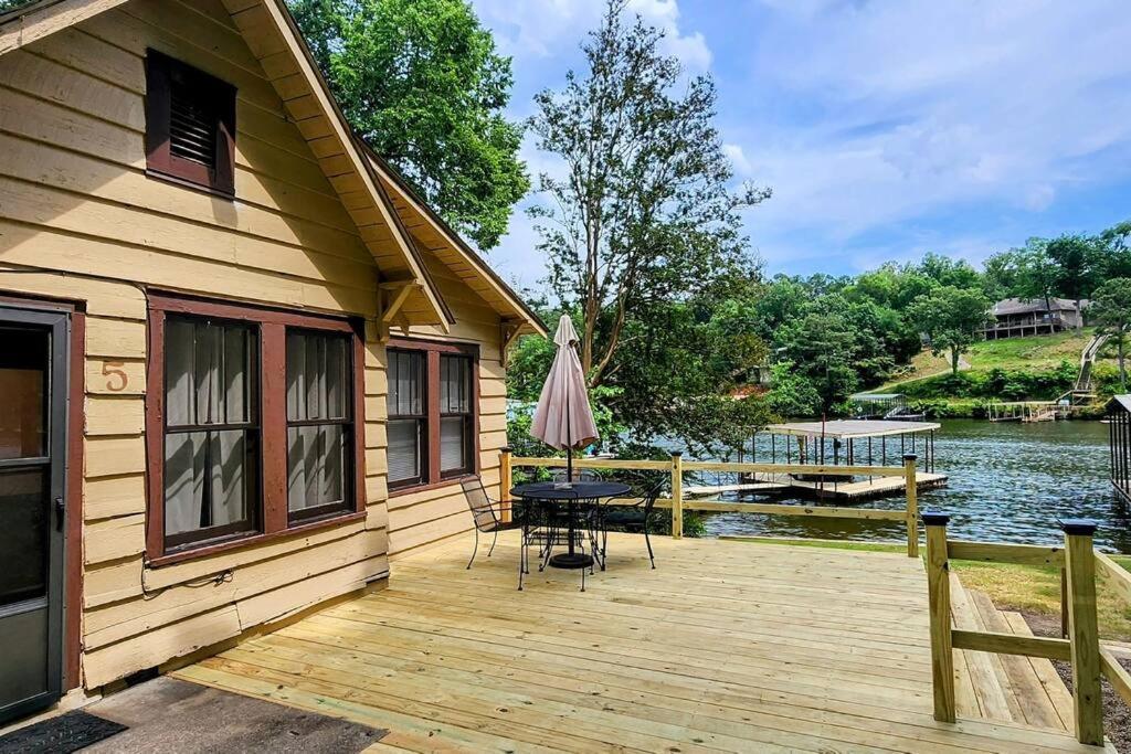 #05 - Lakefront Two Bedroom Cottage- Pet Friendly Hot Springs Ngoại thất bức ảnh