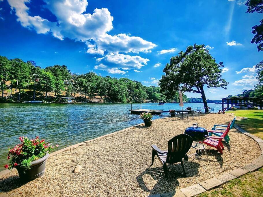 #05 - Lakefront Two Bedroom Cottage- Pet Friendly Hot Springs Ngoại thất bức ảnh