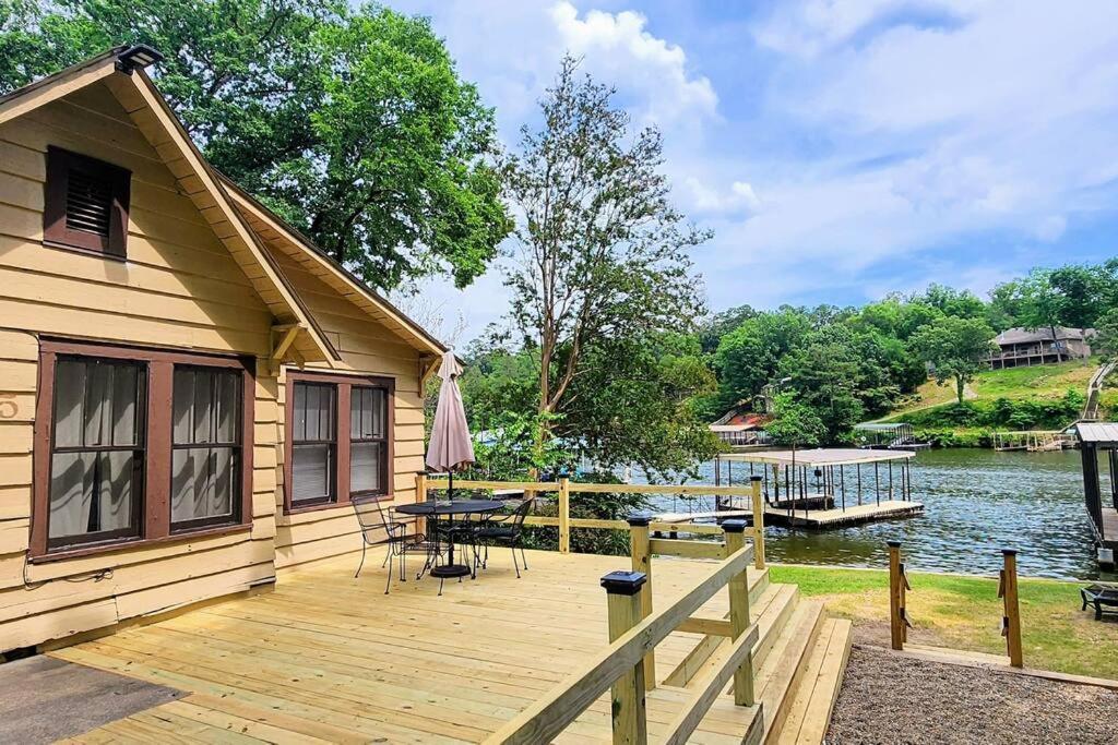 #05 - Lakefront Two Bedroom Cottage- Pet Friendly Hot Springs Ngoại thất bức ảnh